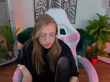 layriantavee on Chaturbate 