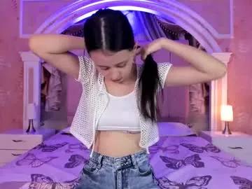 zoe_pettite_ on Chaturbate 