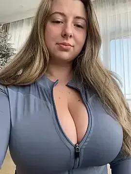 curvyflawless on StripChat 