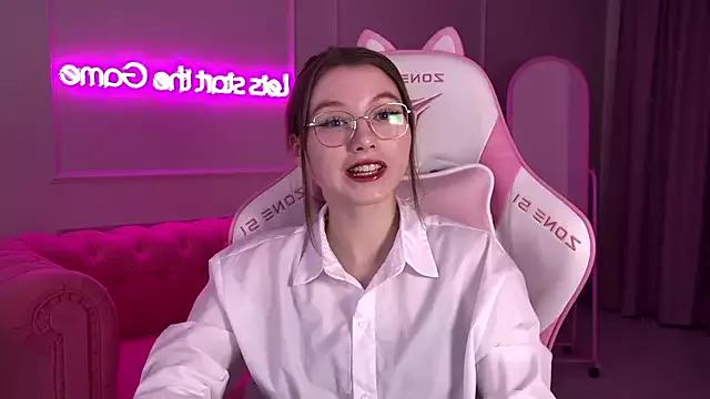 KeiraAce on StripChat 